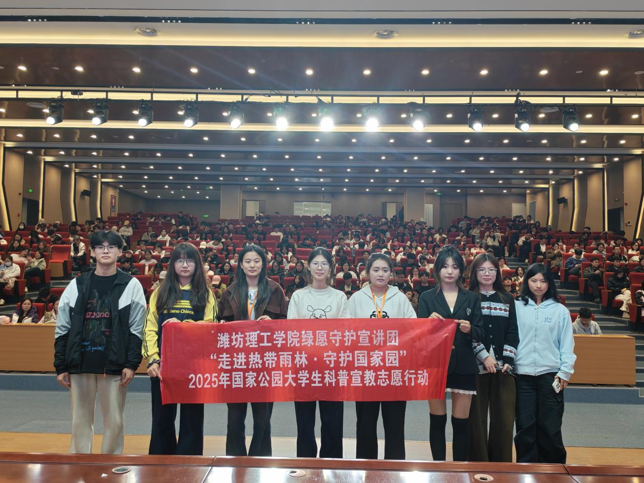 ZF0021_7DHNDmGM0zEugWkA_tgbPfb